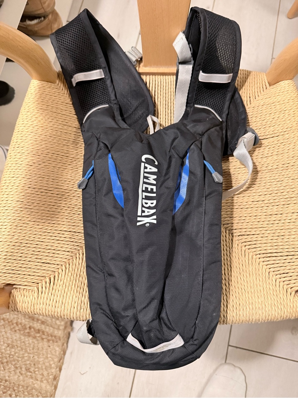 Camelbak Kids One-Piece Hydration Pack in Black and Blue